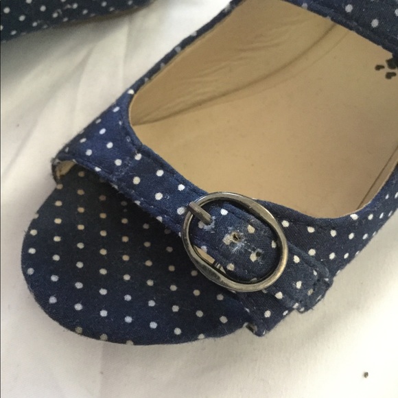 Old Navy sandals - Picture 3 of 4